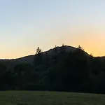 Semesterbostad Secluded Hilltop Hideaway!