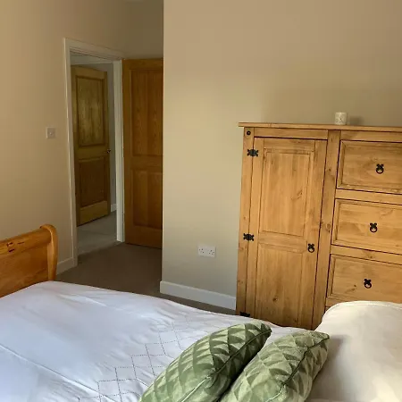 Secluded Hilltop Hideaway!