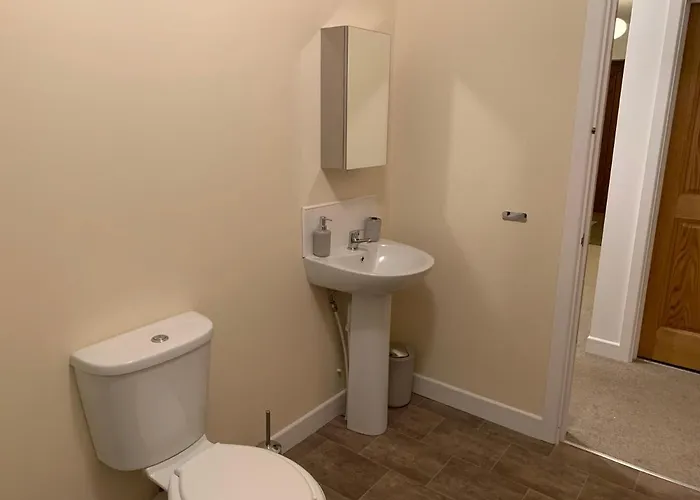 Secluded Hilltop Hideaway! Westport