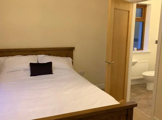 Secluded Hilltop Hideaway! Hébergement de vacances Westport