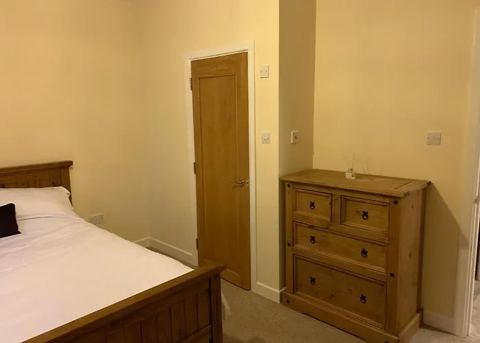 Secluded Hilltop Hideaway!