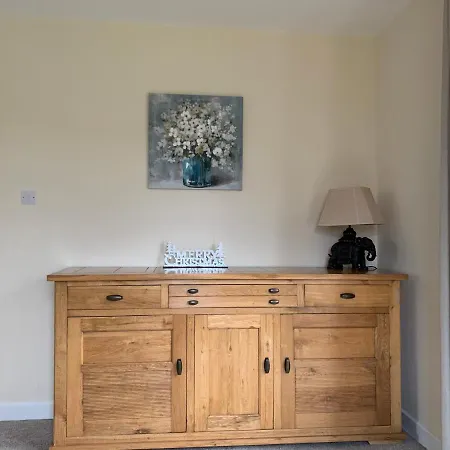 Secluded Hilltop Hideaway!