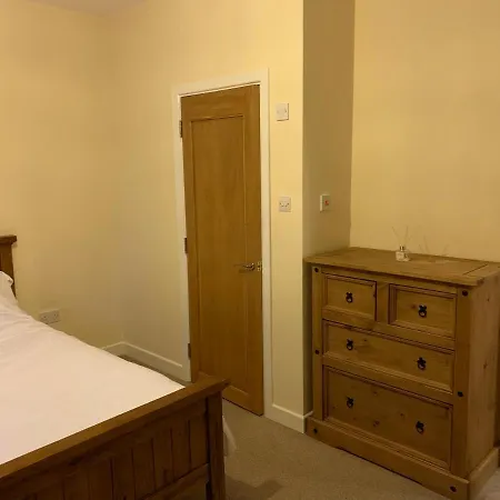 Secluded Hilltop Hideaway!