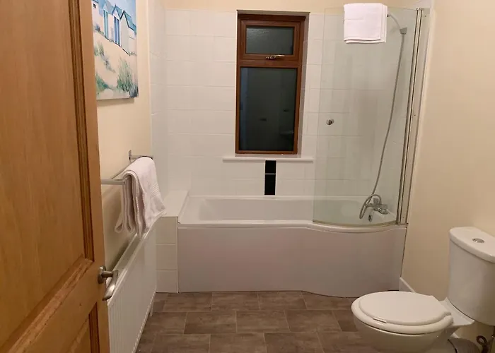 Secluded Hilltop Hideaway!