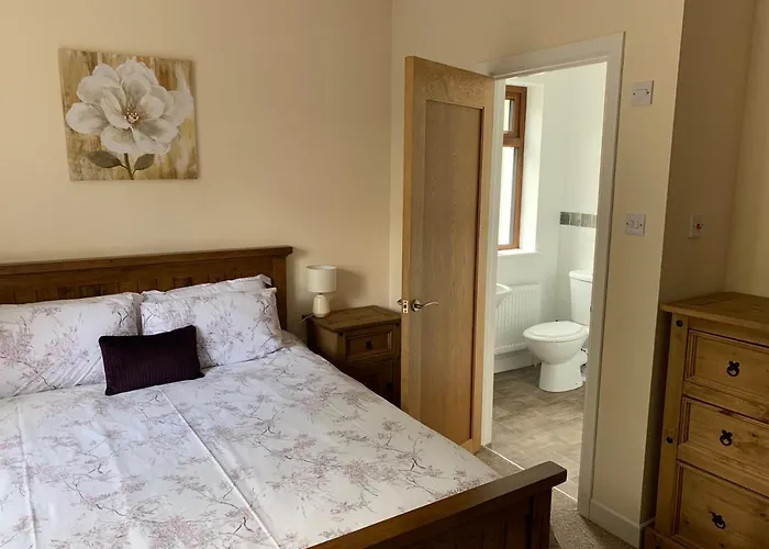 Secluded Hilltop Hideaway! *