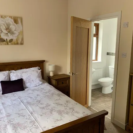 Secluded Hilltop Hideaway! *